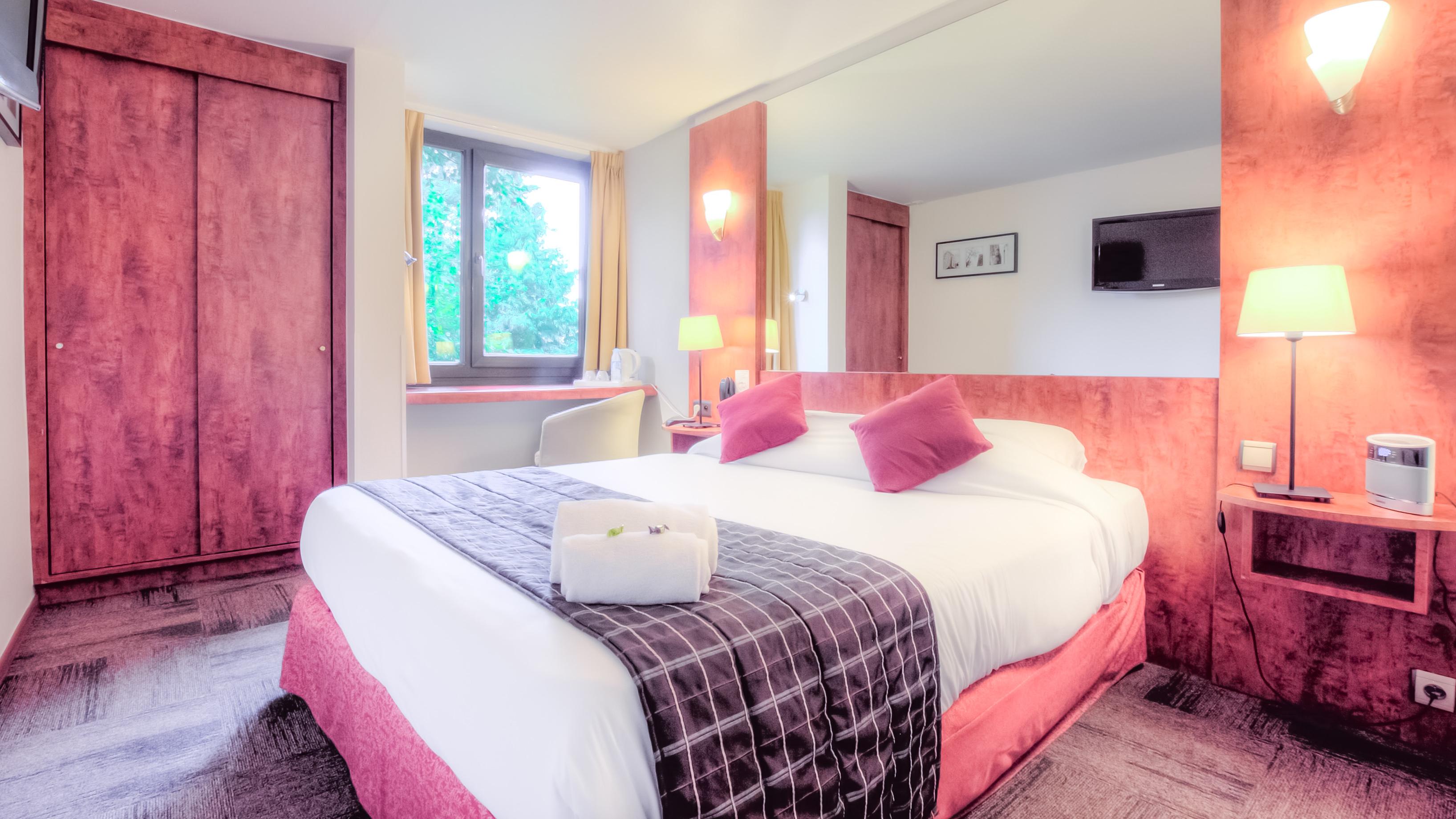 Logis Hotel Restaurant Des Acacias Lille Neuville En Ferrain Невиль-ан-Феррен Экстерьер фото