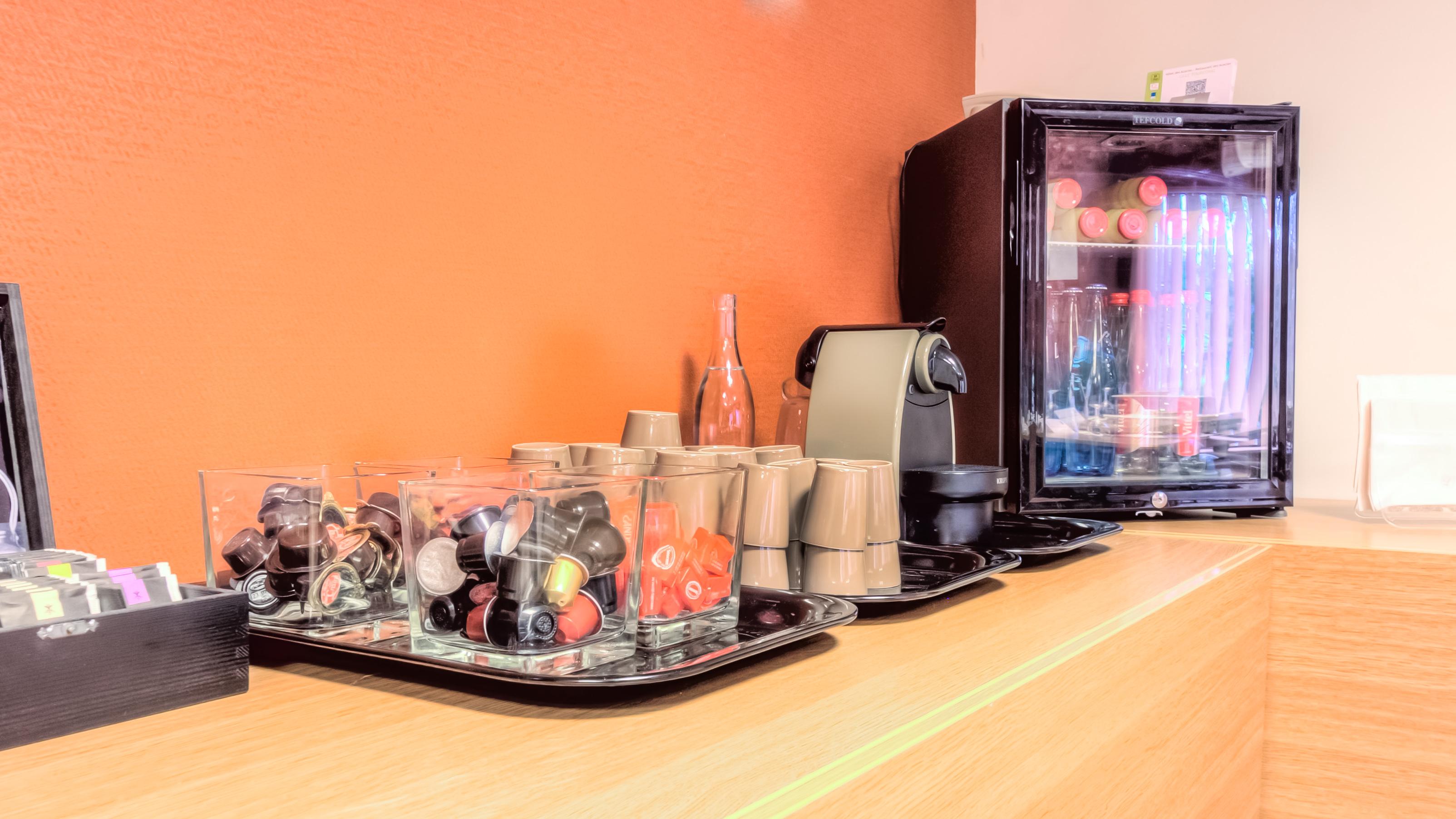Logis Hotel Restaurant Des Acacias Lille Neuville En Ferrain Невиль-ан-Феррен Экстерьер фото