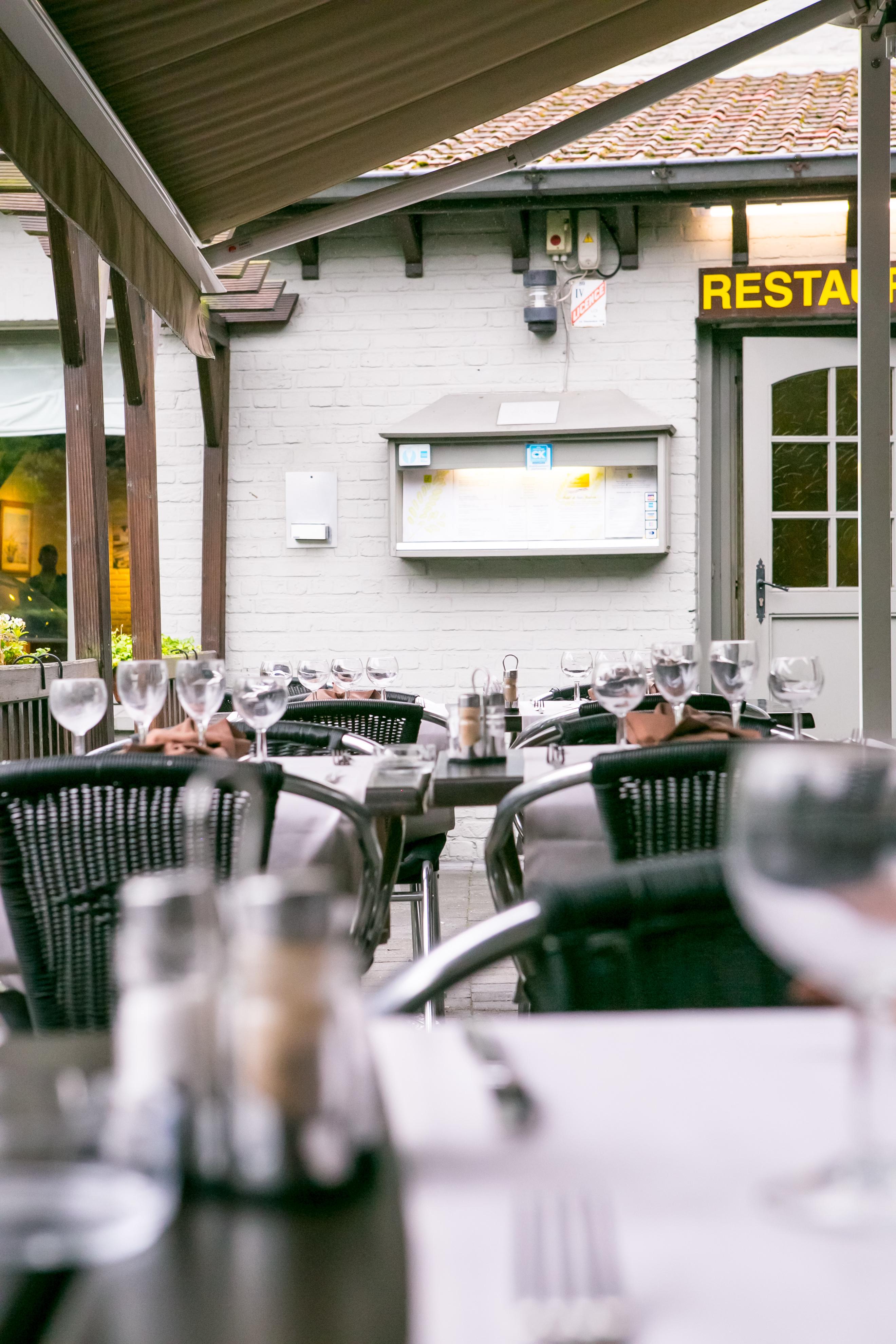 Logis Hotel Restaurant Des Acacias Lille Neuville En Ferrain Невиль-ан-Феррен Экстерьер фото