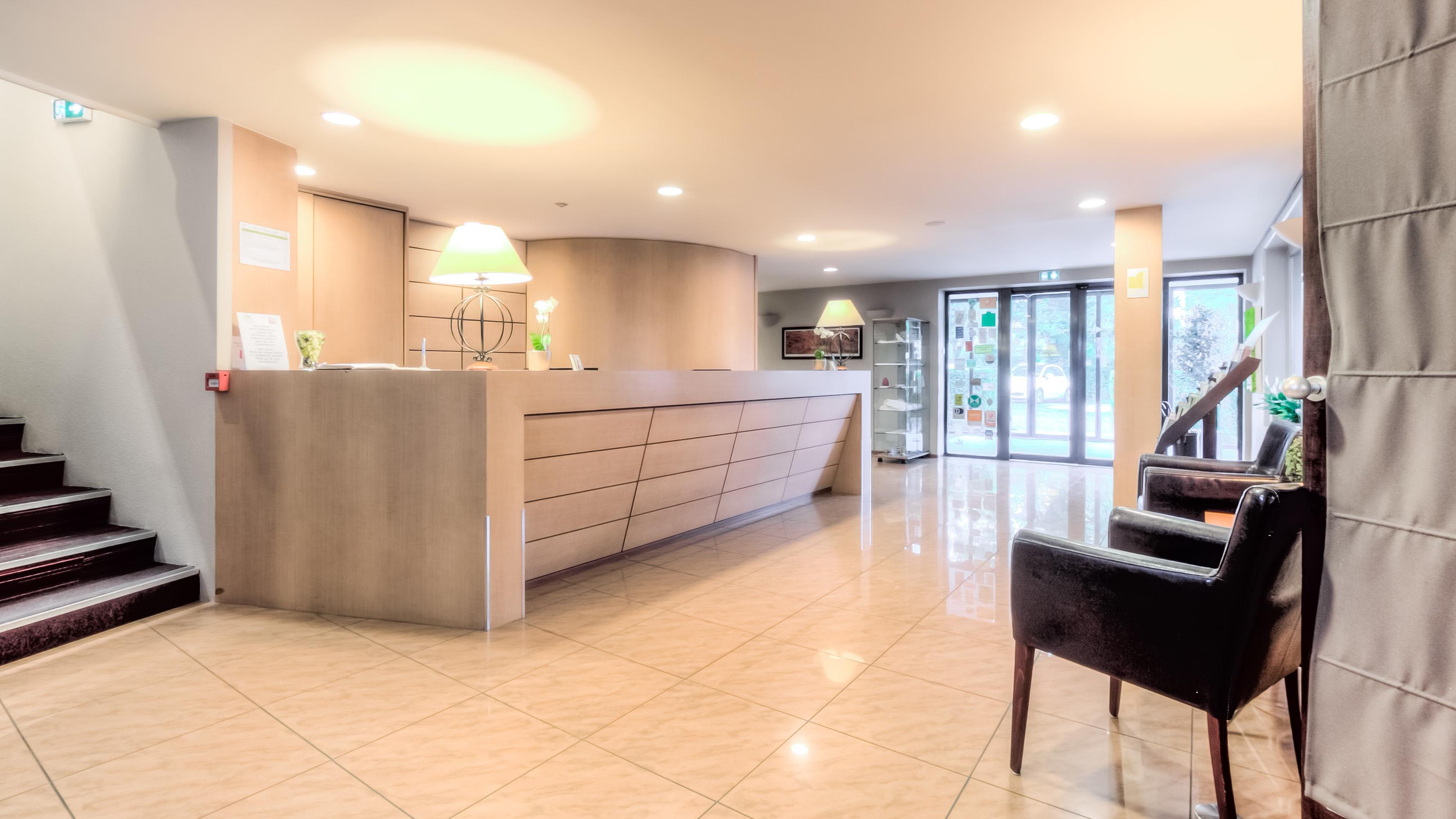 Logis Hotel Restaurant Des Acacias Lille Neuville En Ferrain Невиль-ан-Феррен Экстерьер фото