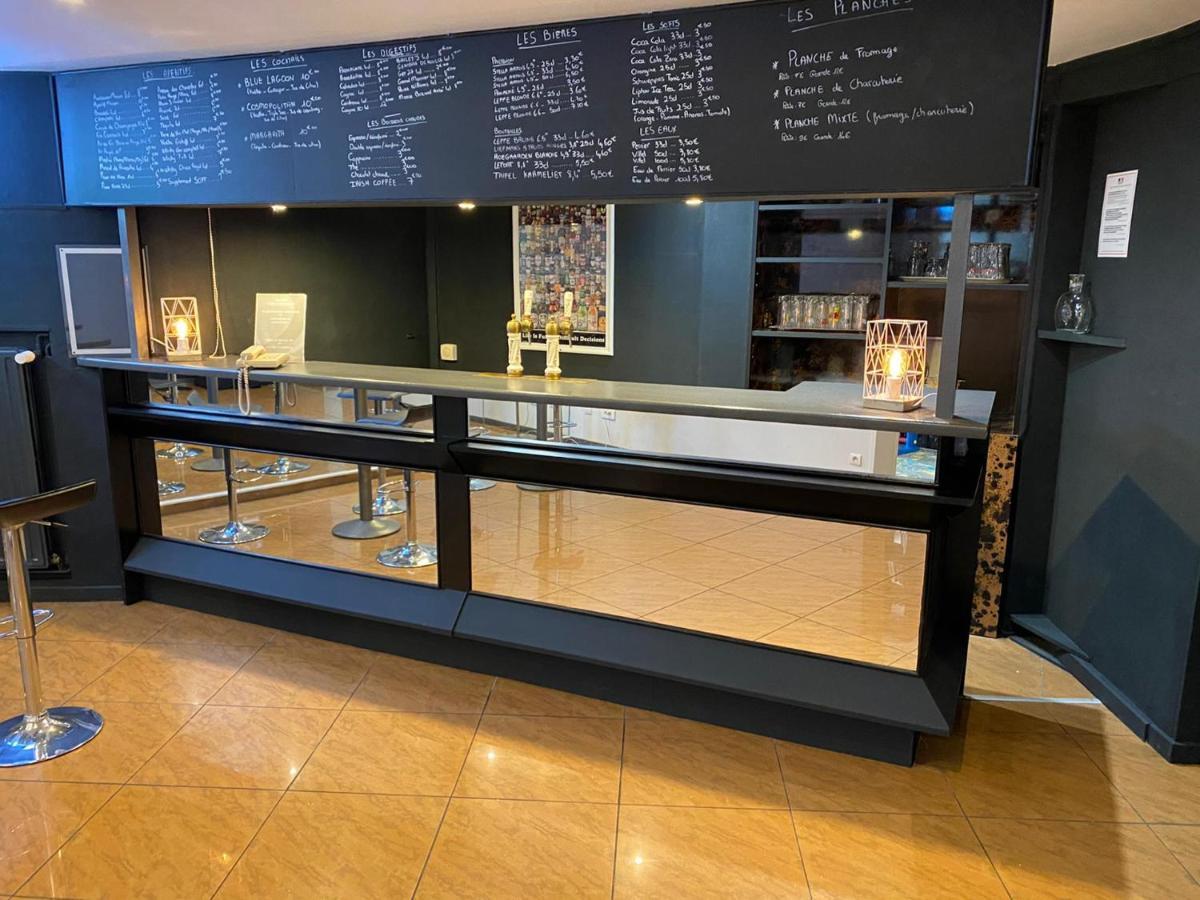 Logis Hotel Restaurant Des Acacias Lille Neuville En Ferrain Невиль-ан-Феррен Экстерьер фото