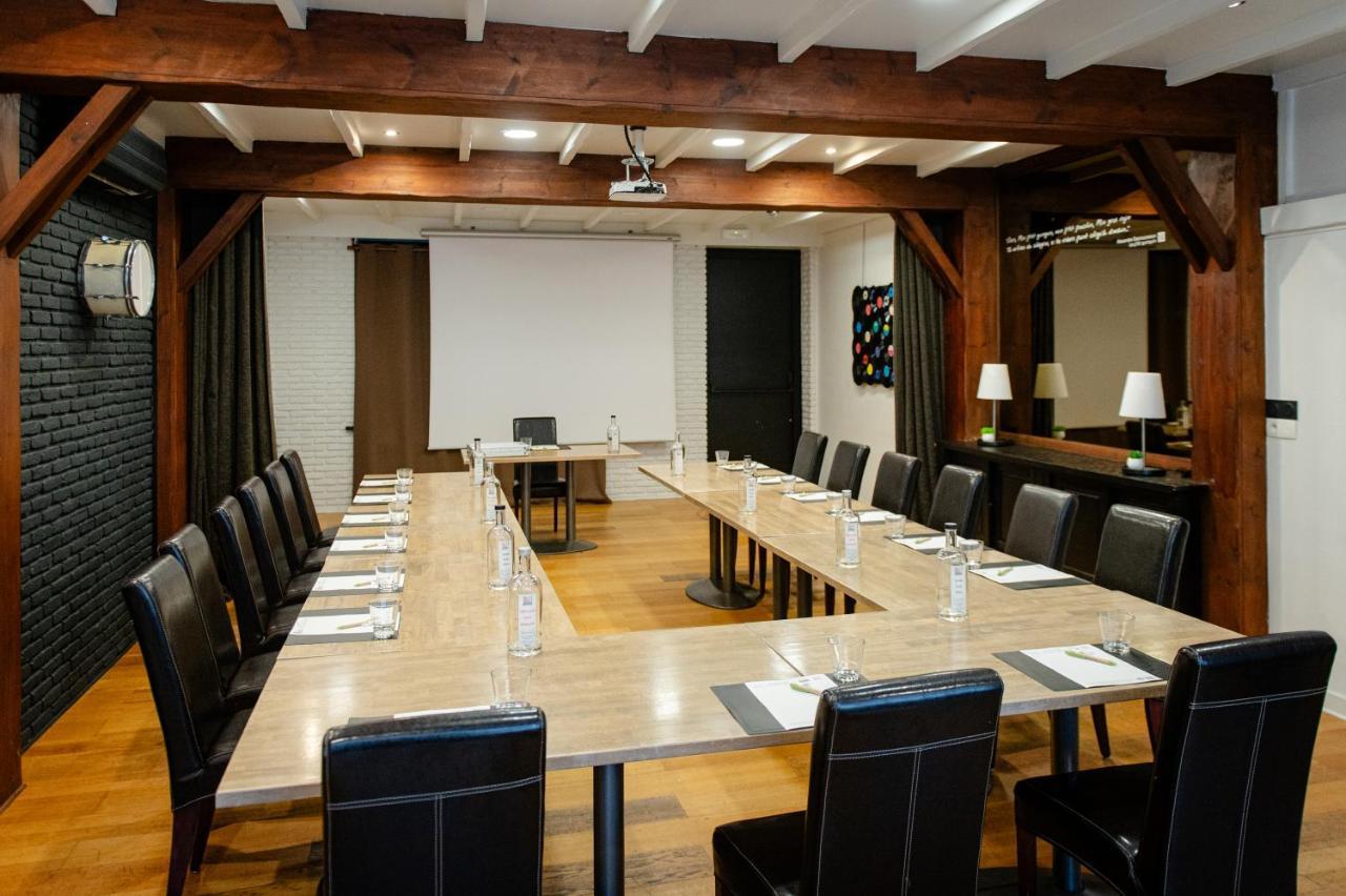 Logis Hotel Restaurant Des Acacias Lille Neuville En Ferrain Невиль-ан-Феррен Экстерьер фото