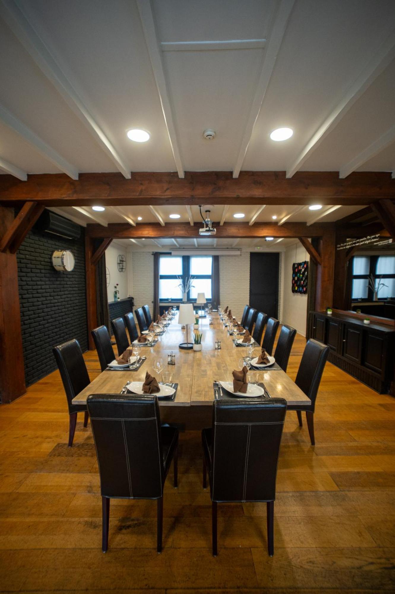 Logis Hotel Restaurant Des Acacias Lille Neuville En Ferrain Невиль-ан-Феррен Экстерьер фото