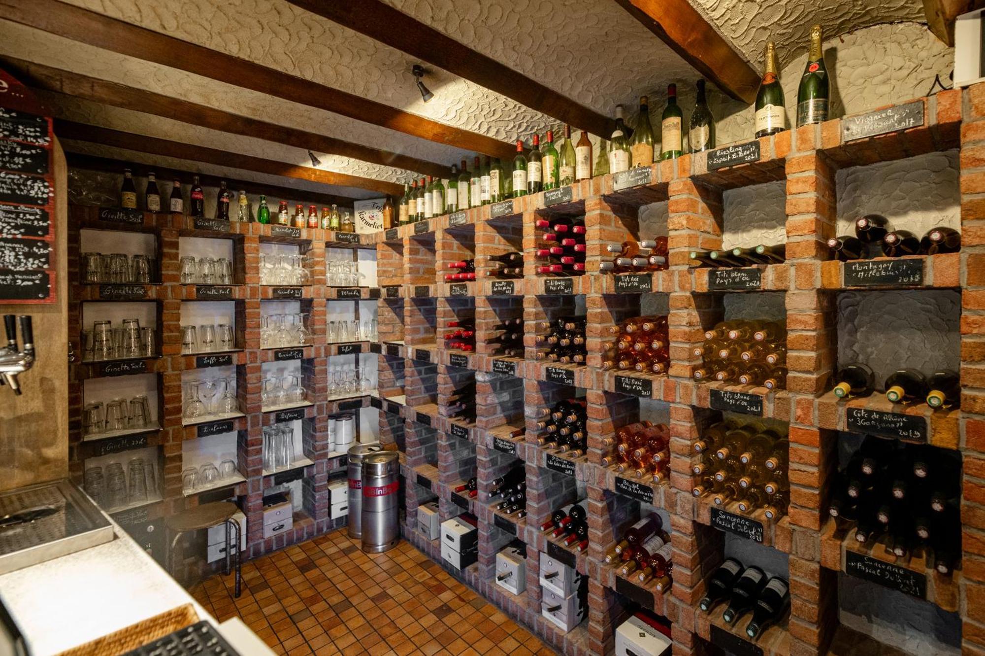 Logis Hotel Restaurant Des Acacias Lille Neuville En Ferrain Невиль-ан-Феррен Экстерьер фото